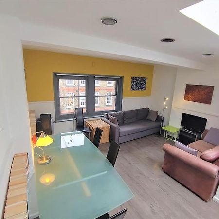 Stylish Apartment Near Carnaby Street, Sleeps 4. London Eksteriør billede