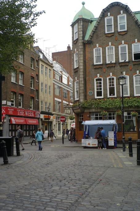 Stylish Apartment Near Carnaby Street, Sleeps 4. London Eksteriør billede