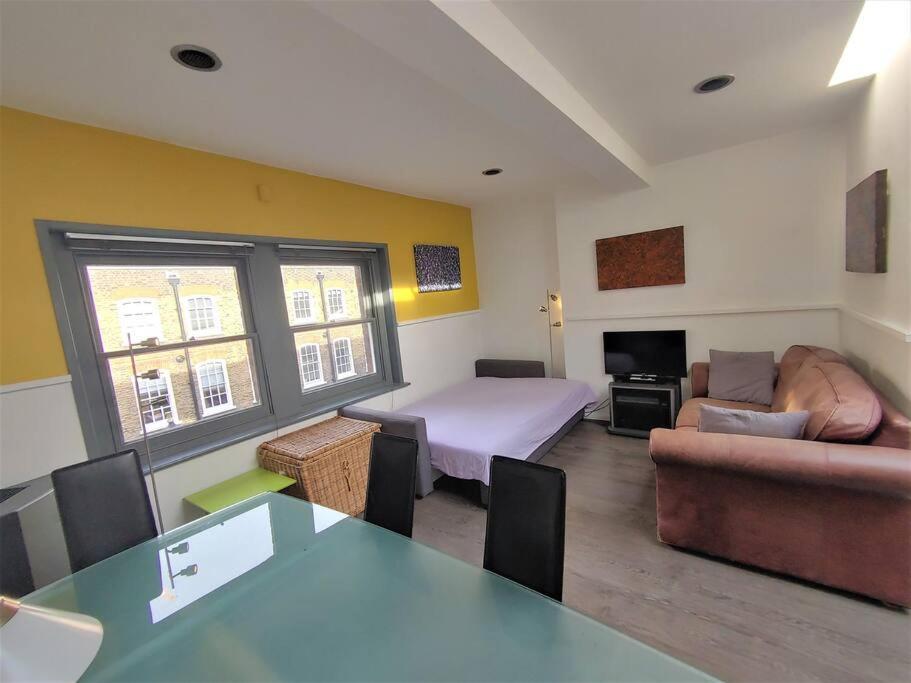 Stylish Apartment Near Carnaby Street, Sleeps 4. London Eksteriør billede