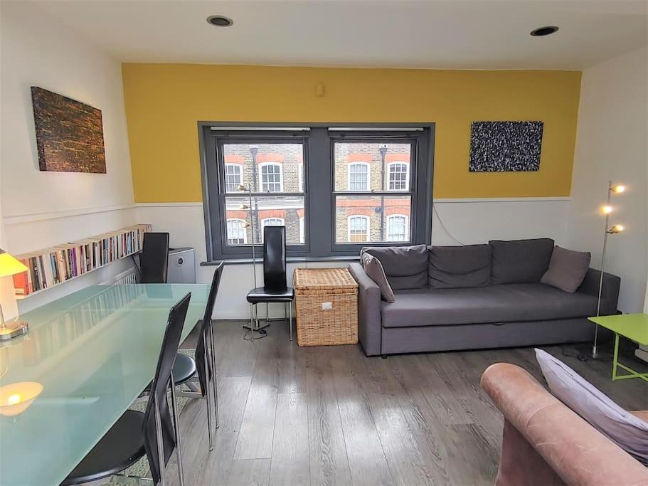 Stylish Apartment Near Carnaby Street, Sleeps 4. London Eksteriør billede